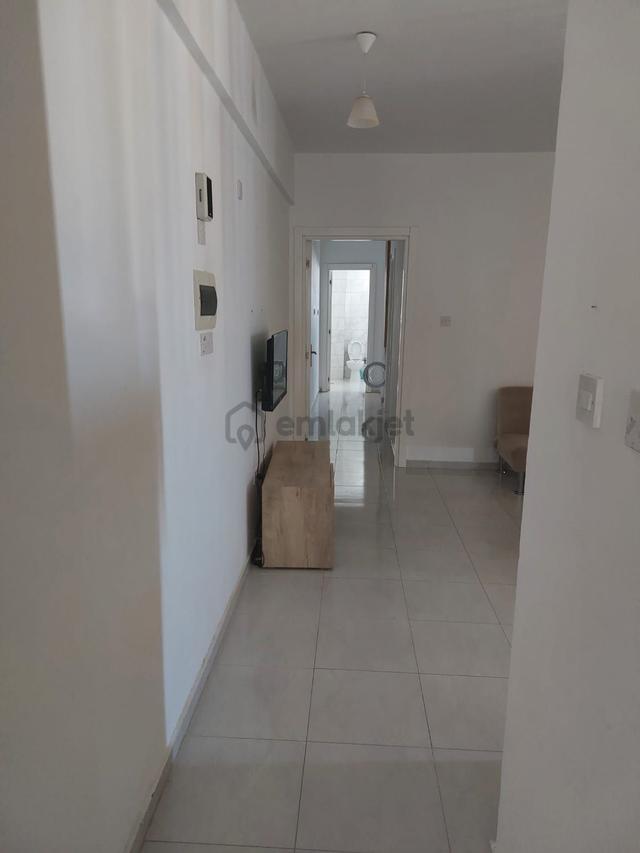 Lefkoşa Yenikent Kiralık Eşyasız Ofis 2+1 Asansörlü Apartman Dairesi Aylık £700 Stg. 1
