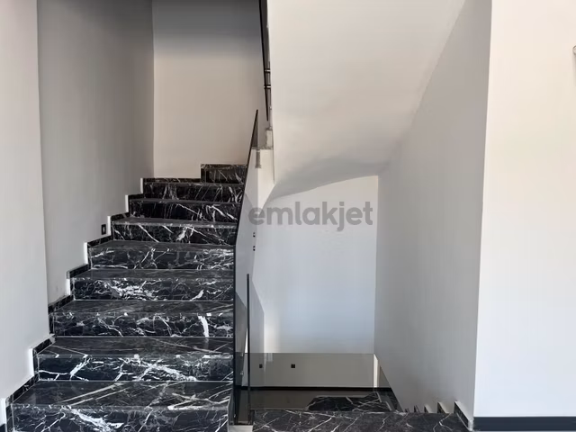 Beyazevlerde 3 Katlı Sıfır Tripleks 1