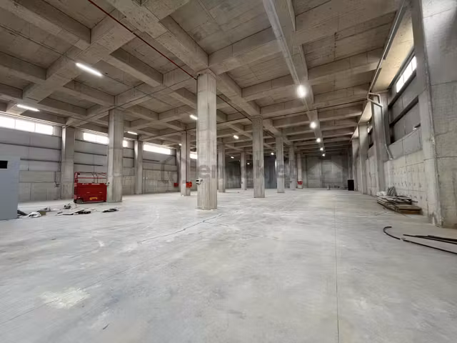 Sancaktepe'de Kiralık 2.300 M2 Düz Girişli Müstakil Fabrika 1