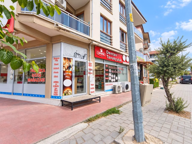 Aktepe De Cadde Üzeri 169m² Kiracılı Satılık Köşe İş Yeri 1