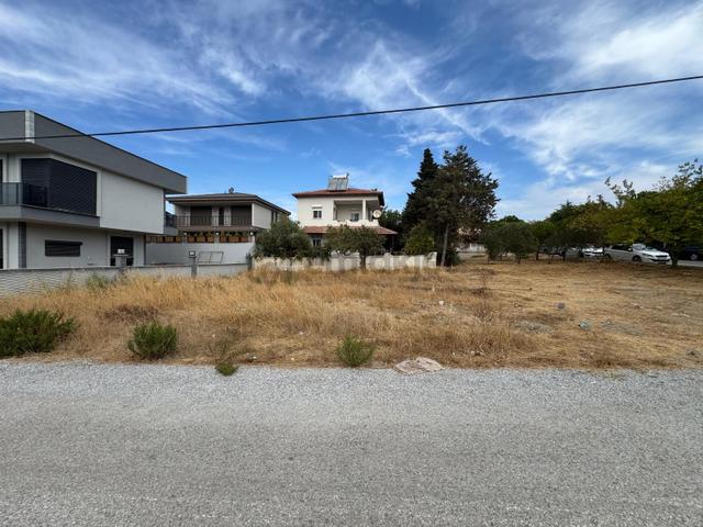 Seferihisar'da Denize Yakın Villa İmarlı Arsa 1