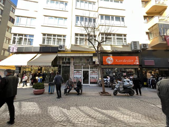 Bess'den Deliklitaş Mah. Asarcıklı Caddesi Üzeri Kiralık İşyeri 1