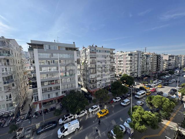 Bürmen'den Hatay Caddesi Üzeri Asansörlü Deniz Manzaralı 1