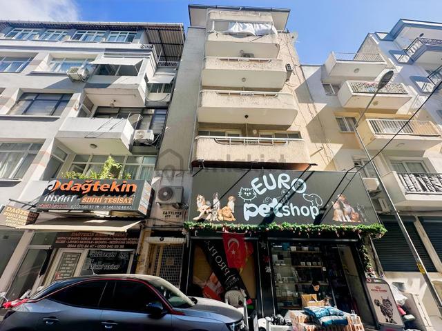 Üçyol Meydanın'da Satılık 2+1 Kapalı Mutfak Daire