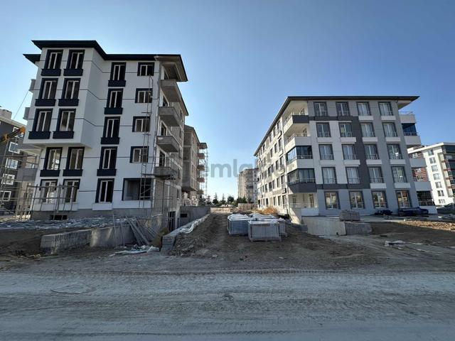 Başarı Emlak'tan Fatih M.hastane Yolu Üzeri Satılık 3+1 Daire 1