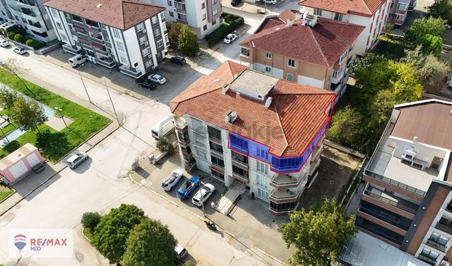 Remax Mid Paşaalanı Mah Geniş 155 M2 Brüt 3+1 Harika Konum 1