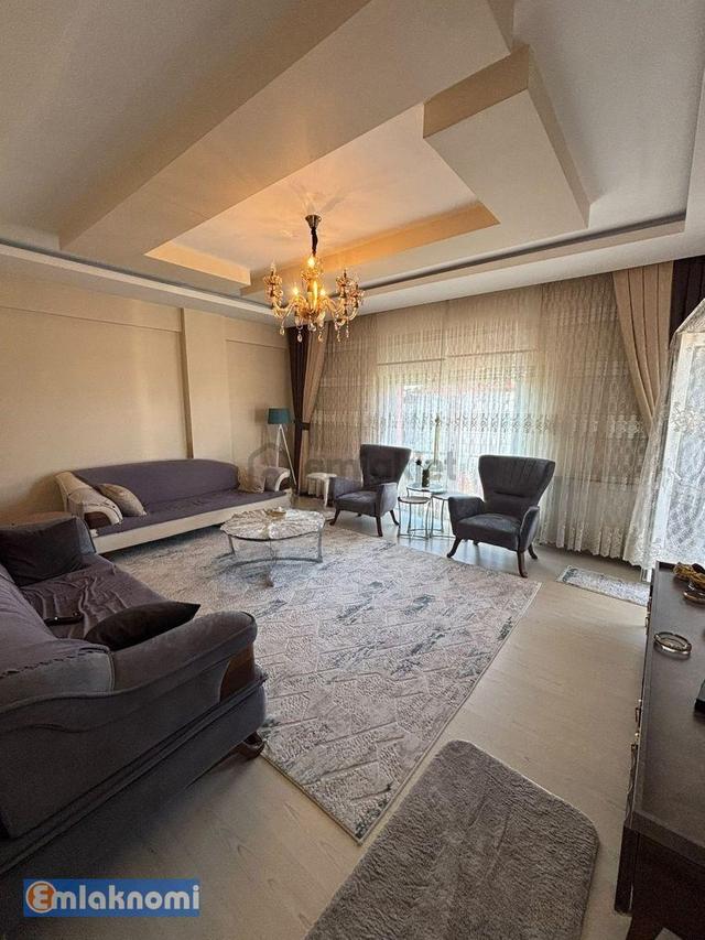 Emlaknomi'den 🏡 Yeşilada Mahallesi’nde Satılık 3+1 Daire! 1