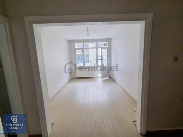 Zeynepkamil'de Ulaşımı Kolay, Aydınlık Ve Kullanışlı Kiralık 2+1 1