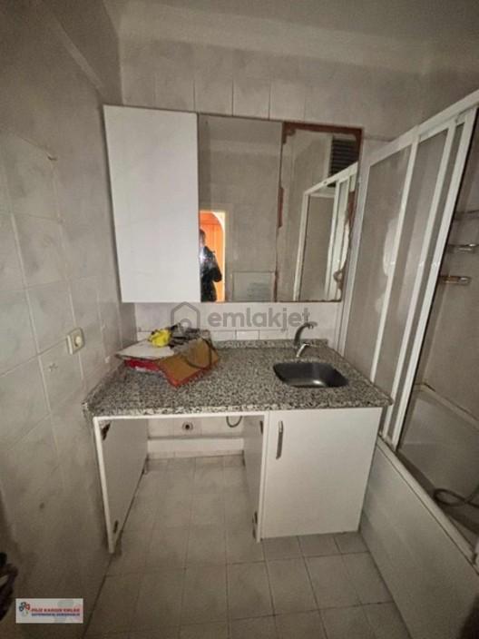 Bağcılar Yıldıztepe'de Kiralık 2+1 Daire (100m² Net) 1