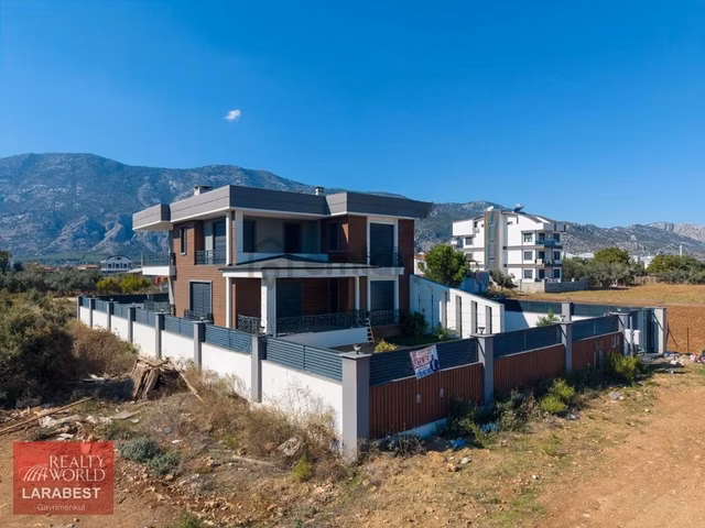 Döşemealtında Tam Müstakil Parselde Özel Havuzlu Sıfır Villa 1