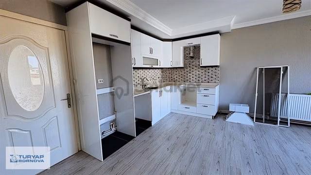 Bornova Altındağ Meriç Mah.de Kiralık Doğalgazlı 2+1 Daire 1