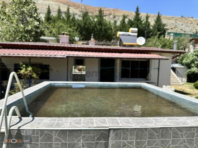 Meram Derede Doga Harıkası Satılık Bahçe Evi 1
