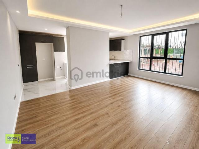 Çekmeköy Taşdelen Cemal Güngör Parkına Yakın 2+1 Teraslı Kiralık 1