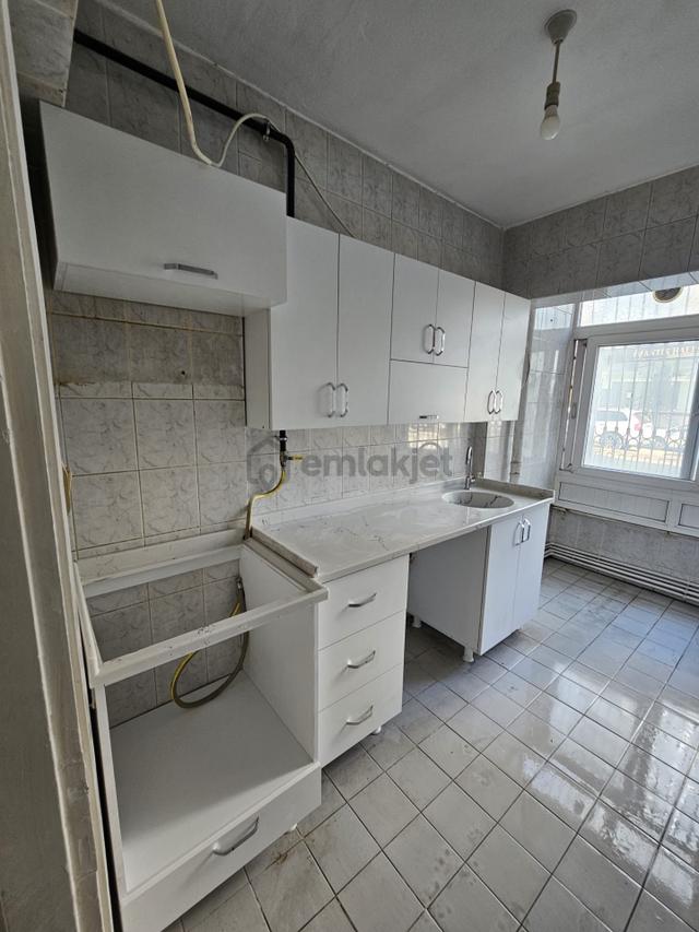 Kenan Evren Girişi 3+1 Doğalgazlı Kiralık Daire 1