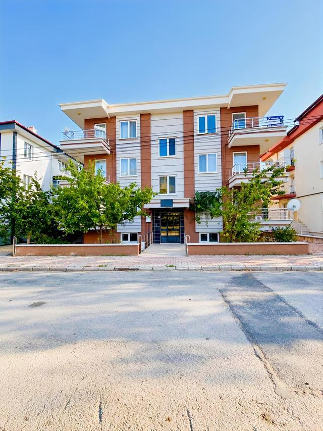Maraşel Fevzi Çakmak Geniş Balkonlu 3+1 Kiralık Temiz Daire 1