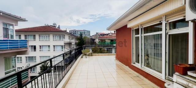 Küçükesat'ta Eşyalı 2+1 Kiralık Daire 80 M² Teraslı 1