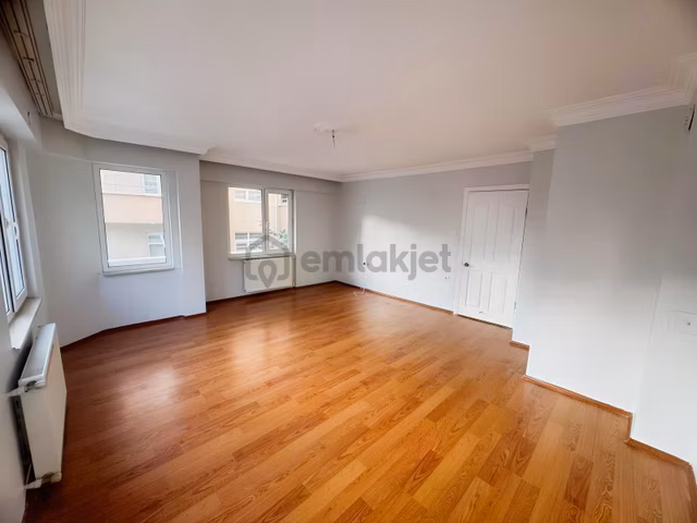 Rw.beta'dan Cumhuriyet Mahallesi Ulaşıma Yakın Satılık 3+1 Daire 1