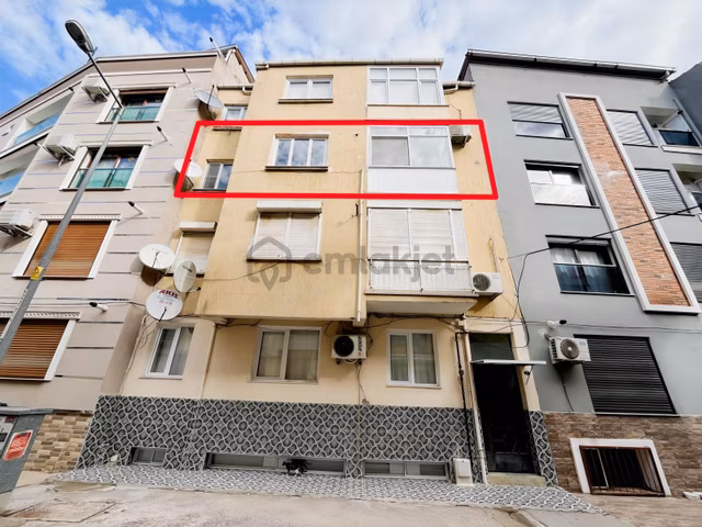 Balçova Eğitim Mahallesinde Kiralık 3+1 Doğalgazlı Ferah Daire