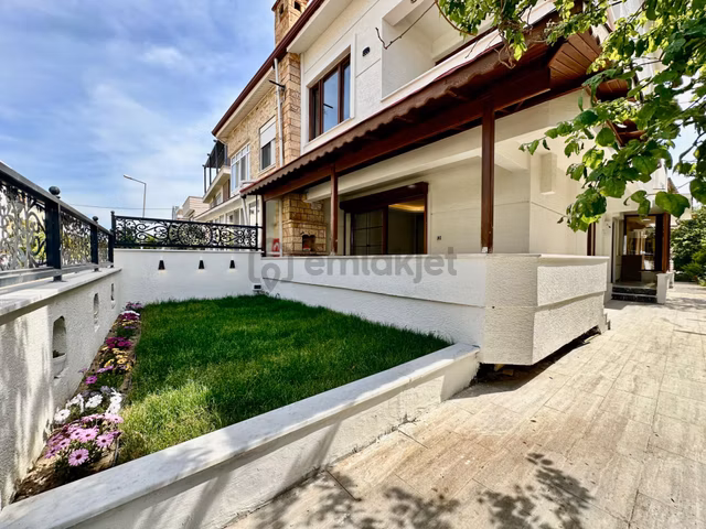 ꧁ay Emlaktan꧂akçay'da Askeri Kamp Yakını Denize 50 Mt Şömineli Satılık 3+1 Müstakil Villa 1