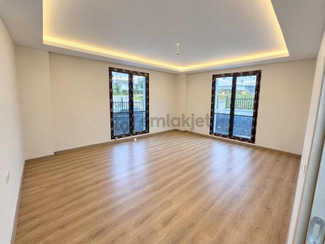 Eminevime Uygun Arnavutköy Taşolukta Güvenlikli Sitede Sıfır 2+1 1
