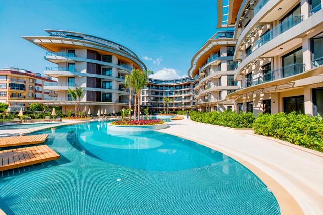 Alanya Oba'da Denize 300 Metre Lüks, Kapalı Otoparklı 2+1 Daire 1