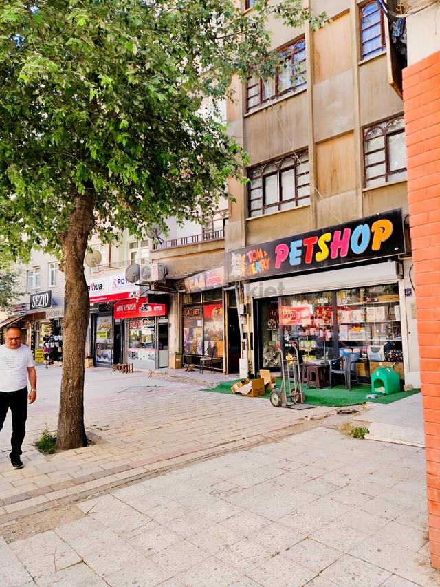 Çarşı Merkez Apdullah Paşa Minibüs Durağı Karşısı Satılık Dükkan 1