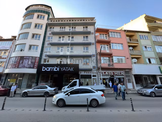 Sandıklı Merkezinde Kiralık 4+1 Daire 1