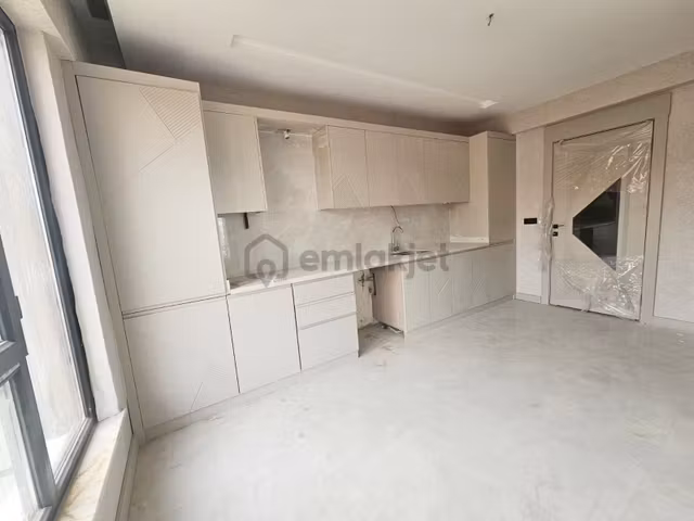 Alpaslan1'de Geniş Balkon Çift Banyo Sıfır Arakat Ultralüx 3+1 1