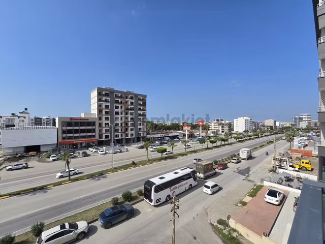 Numune Mahallesi'nde 1+1 Fiyatına Satılık 2+1 Daire 1