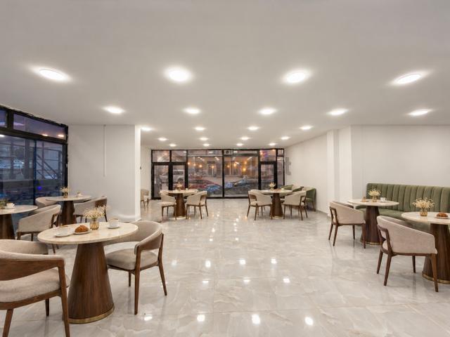 Millenniumda Havuz Başı Ayrıcalığı | Premium Kiralık Dükkan 1