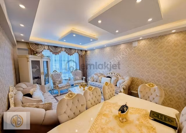 Akkent'te Eşsiz Konumda Geniş 3+1 Satılık Daire 1