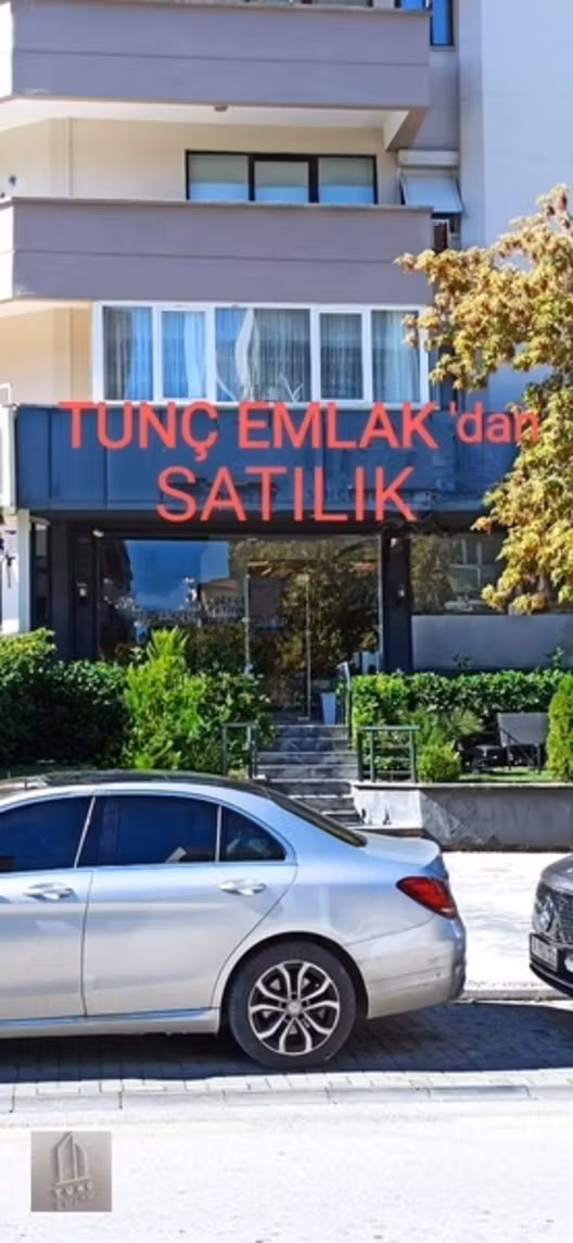 Çamlık Caddesinde 118 M2 Satılık Dükkan (cadde Üzeri) 1