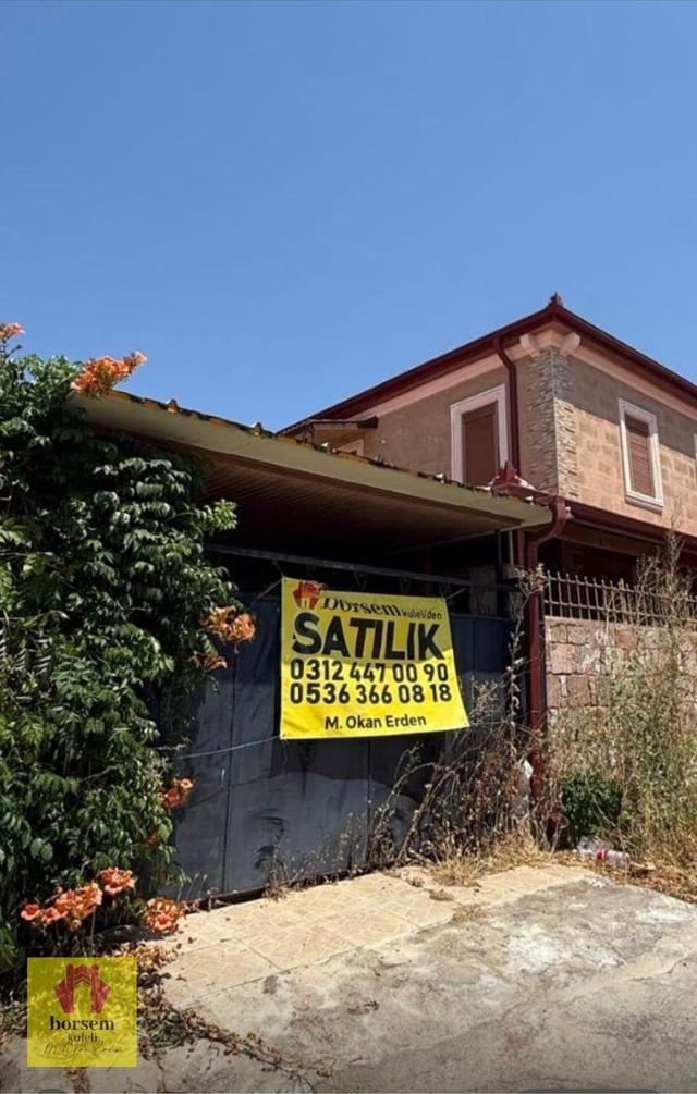 Borsem Kuleliden Ayvalık Altınova Da 300 M2 Kullanım 442 M2 Arsalı 3+1 Yapılı Satılık Villa 1