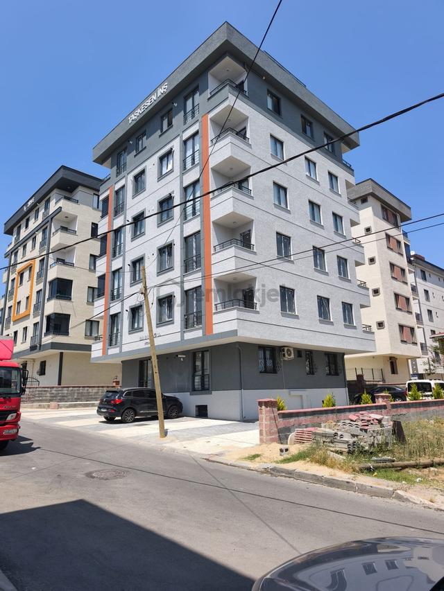 Sultanbeyli Necipfazıl Mah Satılık 95 M.2+1 Lüks Arakat Daireler 1