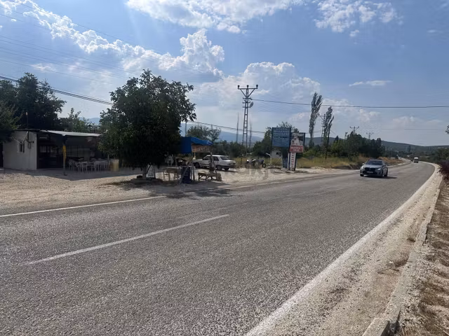 Antalya Denizli Otoyolunda Turizm Ruhsatlı Tesis 1