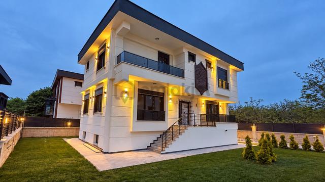 Yalova Kadıköy Özden Mahallesi'nde Satılık Villa 1