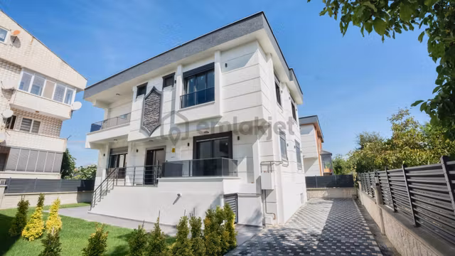 Yalova Kadıköy Özden Mahallesi'nde Satılık Villa 1
