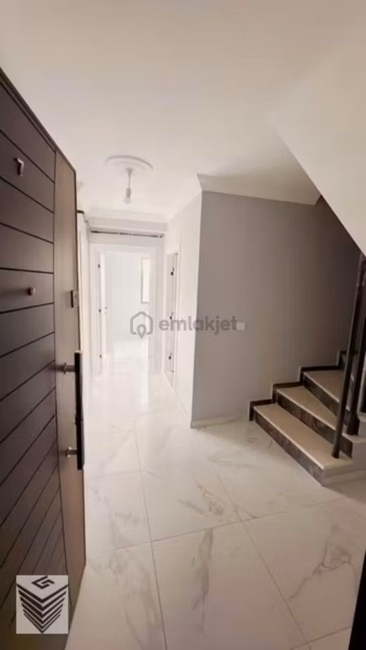 2+1 Üst Dublex..eminevim Vs Uygun..130 M2..kullanışlı..teraslı 1