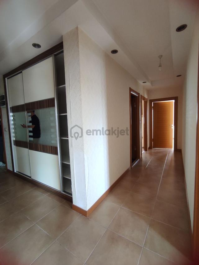 Geniş Aileler İçin İdeal, Ultra Geniş Oturumlu Kiralık Daire 1