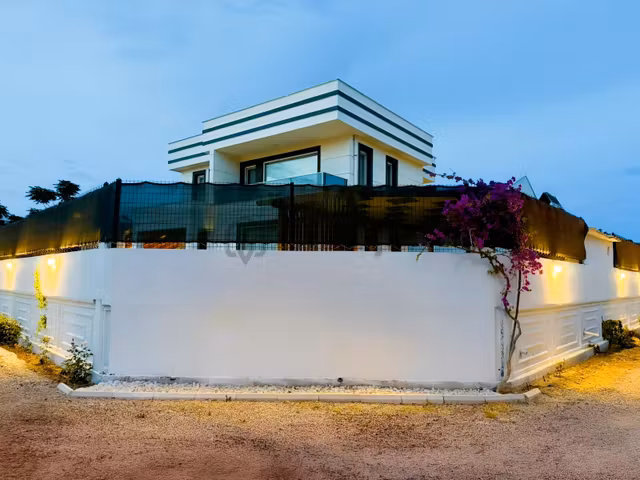 Dalaman Karaçalıda Full Eşyalı 5+1 Satılık Havuzlu Lüks Villa 1