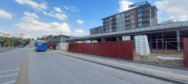 Alaçatı'dan Gölbaşında 106+106 Mt2 Dükkan 1