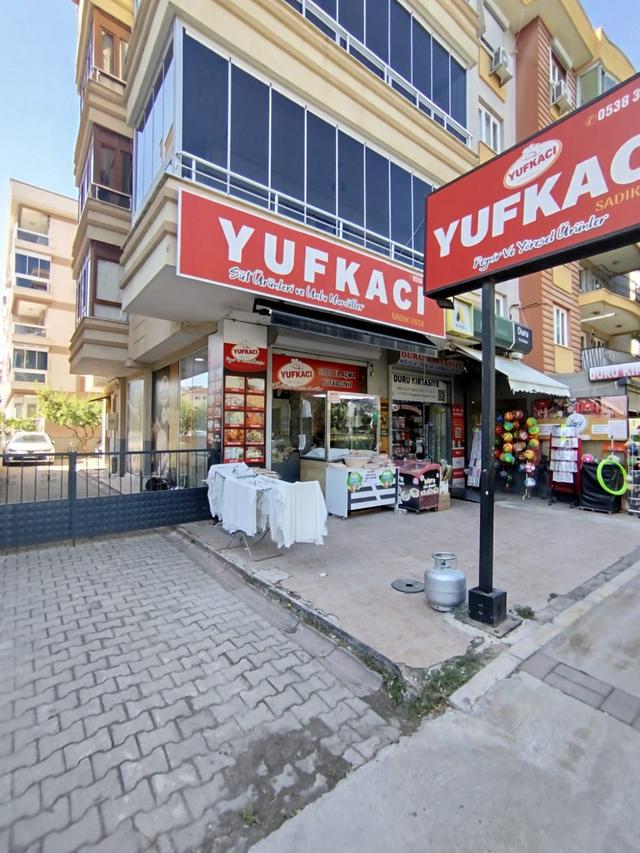 Gaziemir De İşlek Cadde Üzerinde Satılık Dükkan 1