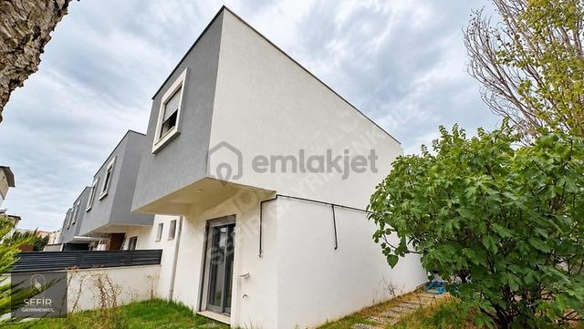 Müstakil Havuzlu Bahçeli Dubleks 3+1 Kiralık Şık Villa! 1