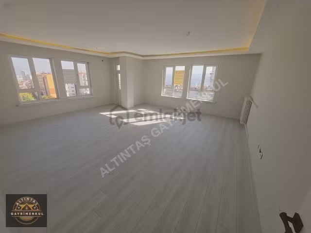 Suadiye'de Manzaralı, Yapılı 3+1 Kiralık Daire 1