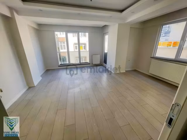 Vaneden Güngören Güven Mahallesinde Kiralık 2+1 Arakat Daire 1