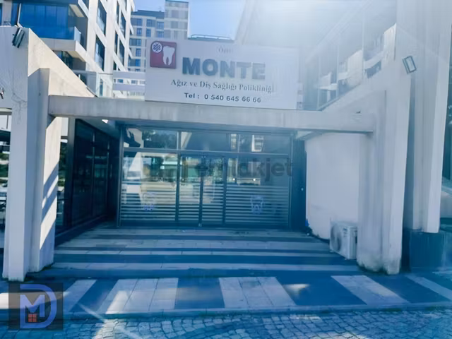 Başkent Emlak Konutlarında 220 M2 Satılık Dükkan 1