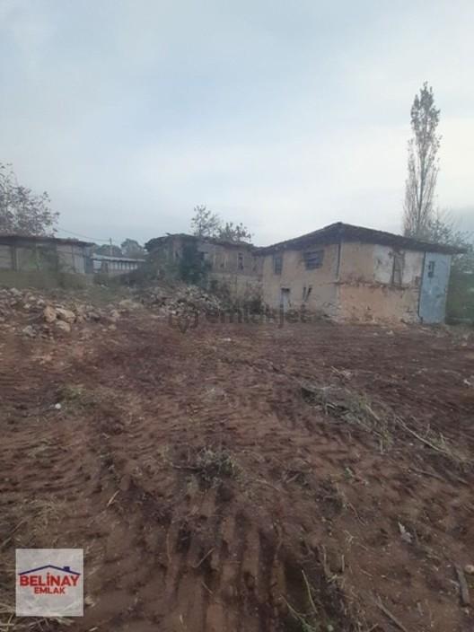 Belinay Emlaktan Kepirler Köyünde Satılık 500 M2 Ev Ve Arsa 1