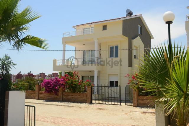 Kadriye'de Özel Havuzlu, Müstakil Bahçeli Eşyalı 4+1 Villa 1