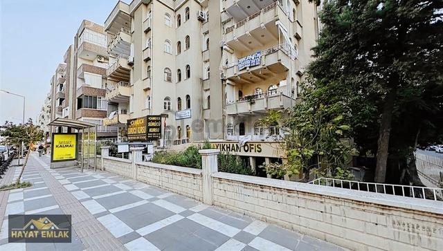 Hayat Emlak'tan Kiralık Emniyet Caddesi Üzeri 4+1 Ara Kat 1