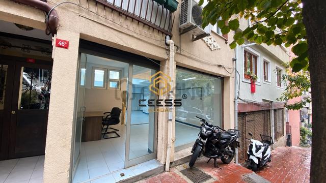 Beyoğlunda Konut Yoğunluğu İçinde, Cadde Üzeri Satılık İş Yeri 1